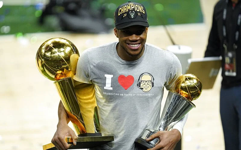 Giannis Antetokounmpo records 37 points, 10 rebounds, and 11 assists in NBA Cup win